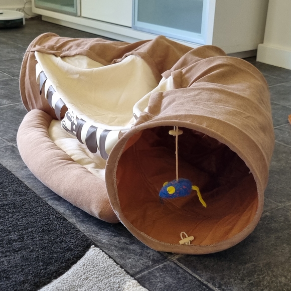 Kitty Cat Coffee Play Tunnel - Picture 2 of 10